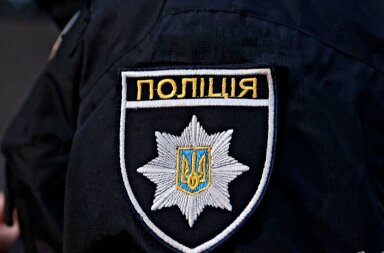 Наркотики в кишенях та ЗАЗ «під кайфом»: патрульні накрили дилерів у КЦ