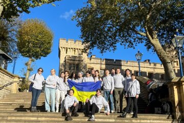 Діти з родин Київщини, залучених до захисту України, повернулись із подорожі до Великобританії