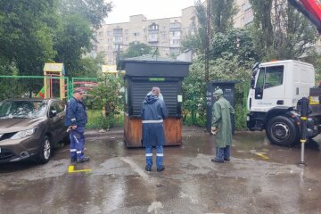 У Києві протягом тижня демонтовували МАФи навіть у дощову погоду