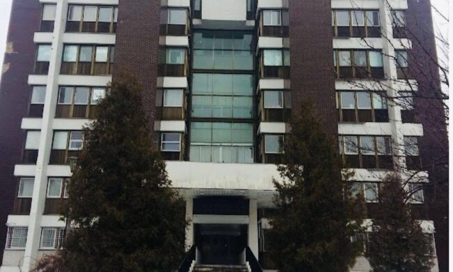 Зарплата без роботи: завідувачка сектору держустанови 7 років виплачувала знайомій бюджетні кошти за фіктивне працевлаштування