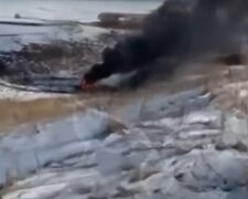 Українські військові знищили російську колону забезпечення: здійнявся чорний дим (відео)
