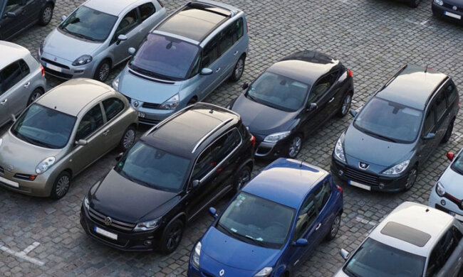 У Києві охоронець стоянки продав автомобіль клієнта на запчастини