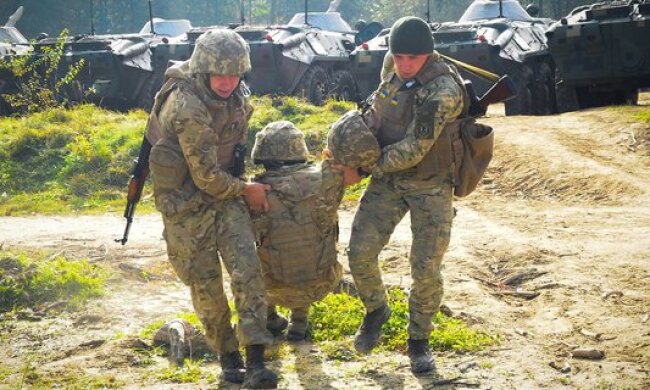 Український боєць на Донбасі загинув від кулі російського снайпера