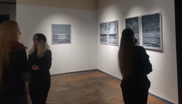 У Києві відкрили художню виставку «Напружений горизонт. Туга за Кримом»