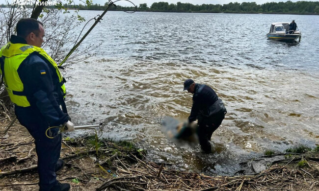 У Дніпровському районі Києва водолази дістали з води тіло жінки