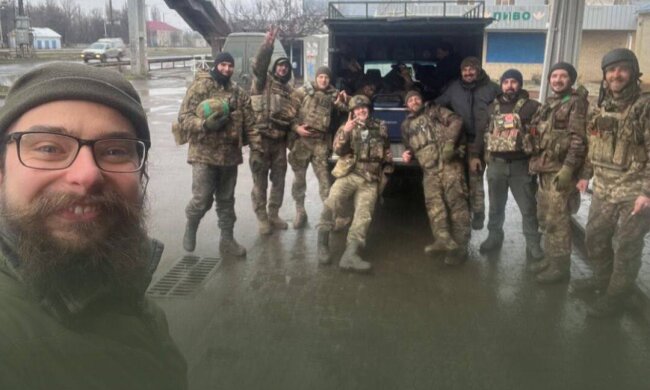 Неймовірна евакуація: поранений боєць ТрО вирвався з пастки та вивів полонених окупантів