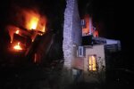 Обстріл рф: рятувальники в Бахмуті розбирають завали 5-поверхового будинку, де можуть бути люди