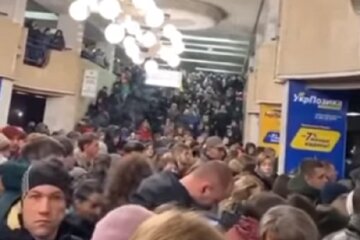 На червоній гілці метро сталась технесправність