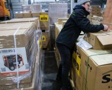 Польська підтримка світла: Київ отримує великі партії генераторів від Варшави