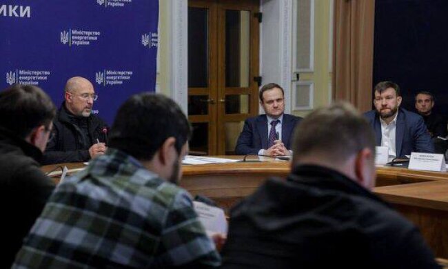 Київ переходить на прогнозовані графіки вимкнення світла: ситуація з теплом та електрикою в столиці