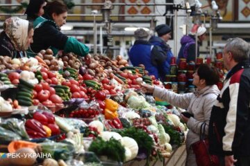 На київських ринках заборонили продавати рибу і молоко