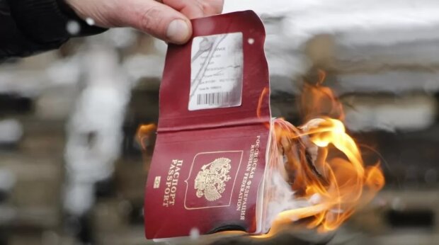 На Херсонщині окупанти погрожують позбавленням волі за відсутність паспорта РФ