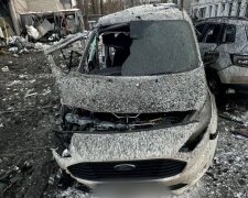 Удар по Києву: уламки ракет пошкодили будинки та автівки у чотирьох районах