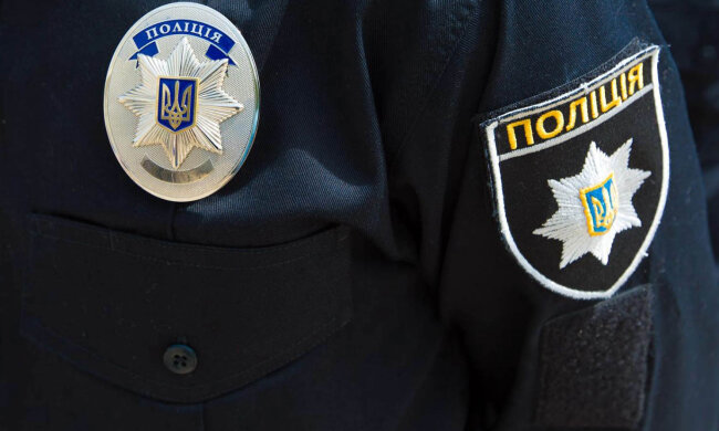 Киянка виганяла коханку сина за допомогою поліції