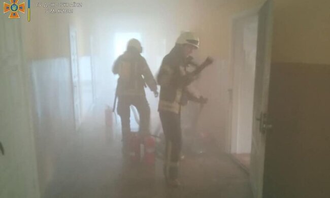 В Києві у гуртожитку сталася пожежа