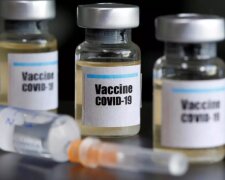 Шмигаль: платна вакцинація буде йти паралельно з безкоштовною
