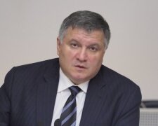 Президент відповів на відставку Авакова