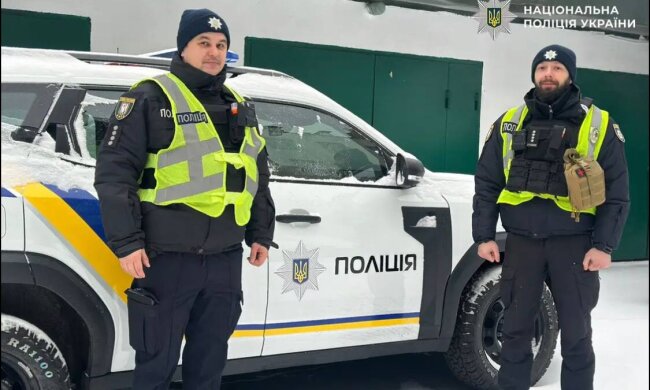 Немовля з’явилося завдяки поліції: у Києві допомогли прорватися крізь затори