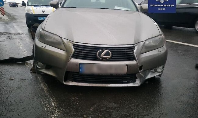 Автовикрадач намагався втекти від поліції по дніпровському льоду