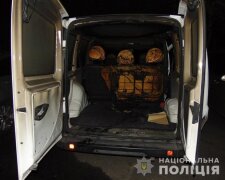 Вночі в Києві знов палили автівки, дві з підпалених належали одному власнику (фото, відео)