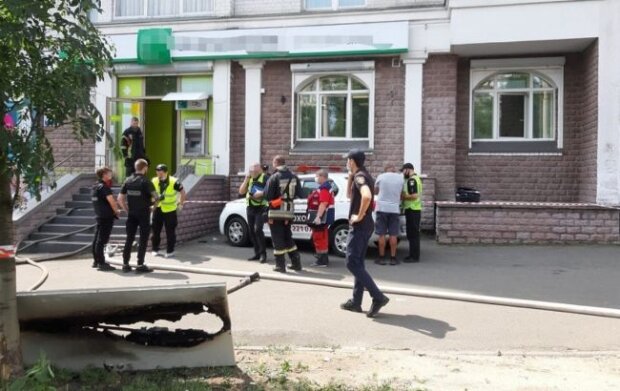 Нападниці на банк у Києві загрожує до 15 років в’язниці
