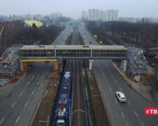Мер столиці показав, як оновлюють пішохідний міст біля Лейпцигу (відео)