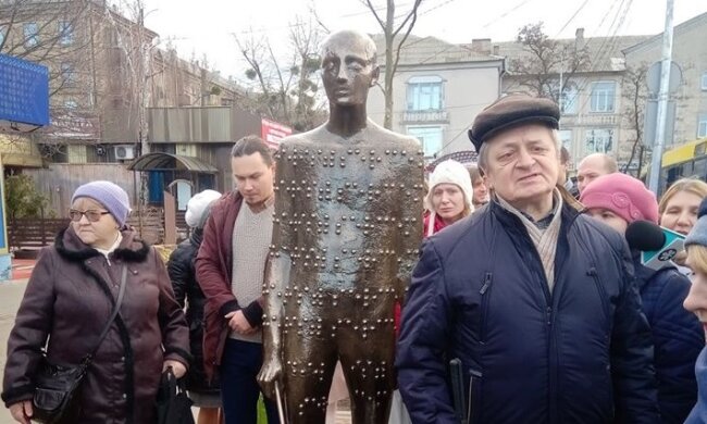 В столиці відкрили Статую незрячого (відео)
