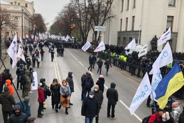 Підприємці заблокували прохід до Верховної Ради