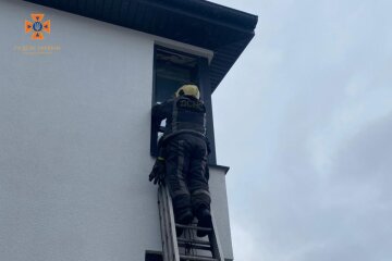 В одному з сіл Боярської громади люди викликали ДСНС для відкриття дверей у будинку — знахідка шокувала