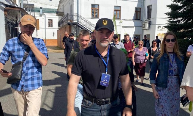 На території Нижньої лаври забарикадувалися до 40 сторонніх осіб - керівник заповідника