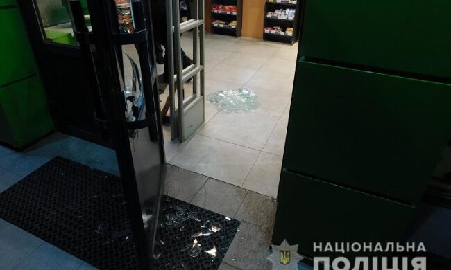 Затримали братів, що розтрощили магазин на Харківському шосе