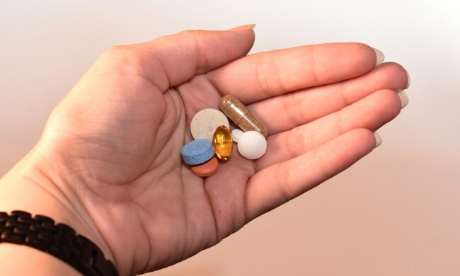 16-річна киянка намагалася отруїтися таблетками