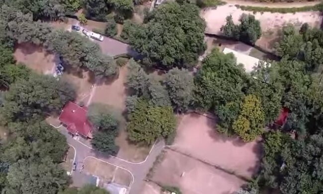 Суд відібрав у Медведчука ділянку на Трухановому острові