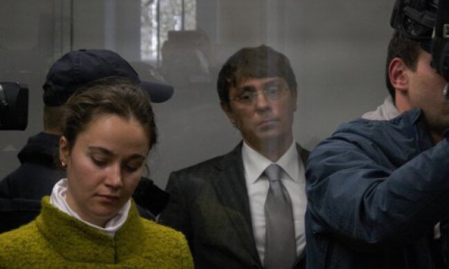 Суд зняв електронного браслета з екс-нардепа Крючкова