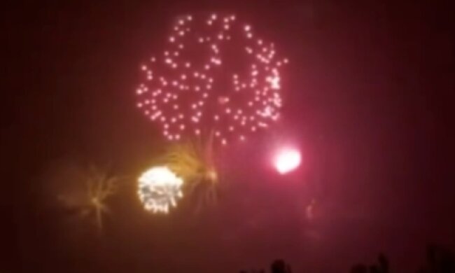 Поліція шукає зловмисників, хто запустив салют на Мінському масиві