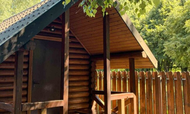 У Києві побудували будиночки для відпочинку біля Північного мосту — порушено закон