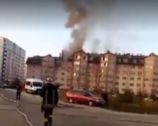 Через камін в Києві спалахнули квартири в будинку, є постраждалі (відео)