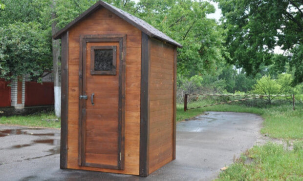 У Кагарлику на Київщині встановлять 12 нових дерев'яних туалетів