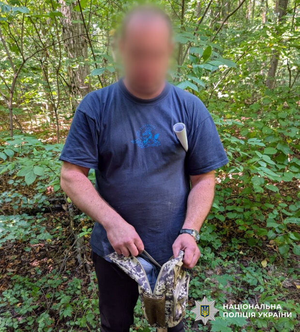 В Голосієві затримали киянина з майже сотнею пакетиків з психотропами