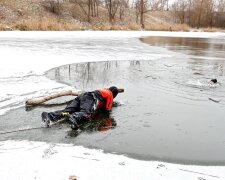 Тонкий лід і смертельна пастка: через потепління на річках України подвоїлася небезпека