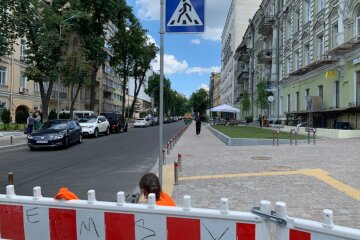 В Києві відкрили після ремонту вулицю Івана Франка: перші фото