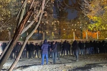 Забудовник зрубав сторічні дуби на Святошино в Києві для будівництва ЖК