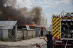 В Подільському районі Києва спалахнула масштабна пожежа, ДСНС на місці