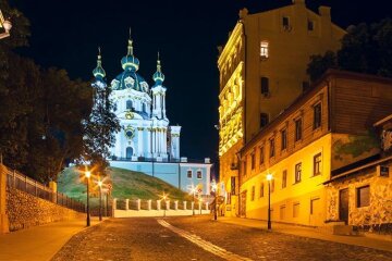 Андріївський узвіз запрошує киян на свій день народження