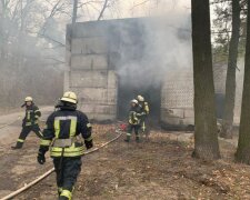 На Дарниці спалахнула закинута будівля бойлерної