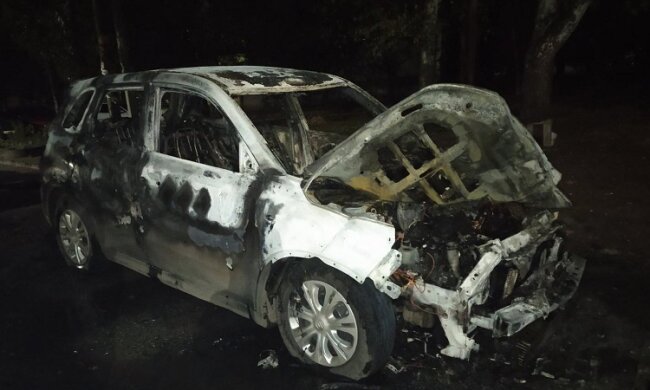 Під Харковом спалили автівку кандидата в депутати