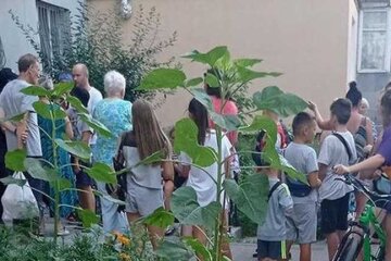 У Білій Церкві чоловік з ножем погрожував дітям просто на вулиці (відео)