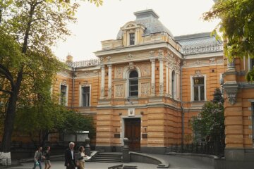 У Києві завершили оцифровування документації пошкодженої 1 січня будівлі Нацспілки письменників України