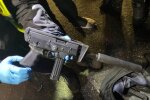 У Києві сталася стрілянина: невідомі відкрили вогонь з автомата (відео)