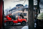 На київському Виноградарі загорівся будинок для людей похилого віку